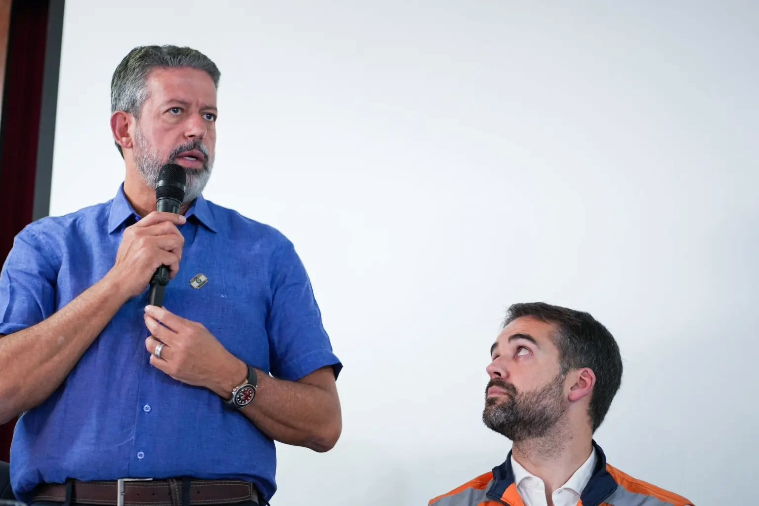 O presidente da Câmara dos Deputados, Arthur Lira, e o Governador do Estado do Rio Grande do Sul, Eduardo Leite, em entrevista coletiva em Porto Alegre: Legislativo e Executivo sócios do desastre climático (Foto: Mauricio Tonetto / GOVRS)