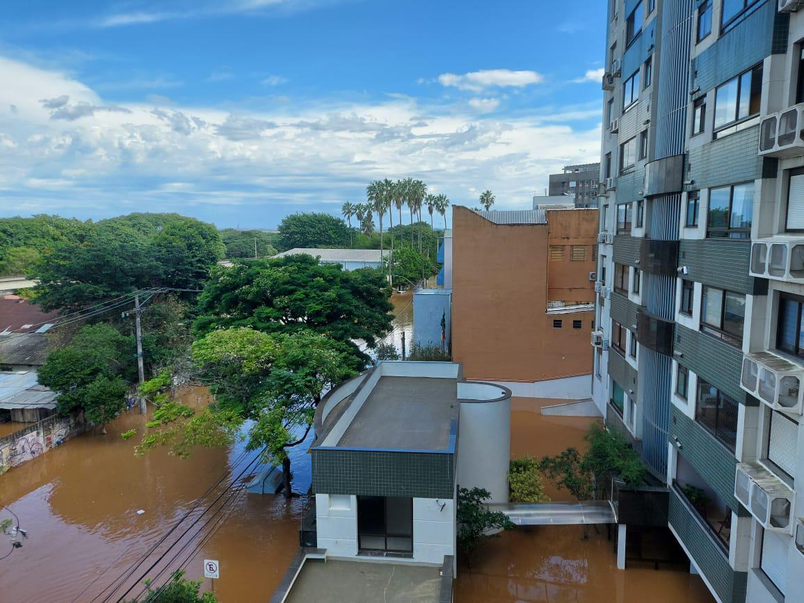 Emchentes no Rio Grande do Sul: o estudante Santiago teve sua casa ilhada: participar de estudo sobre saúde mental amenizou angústia (Foto: arquivo pessoal)