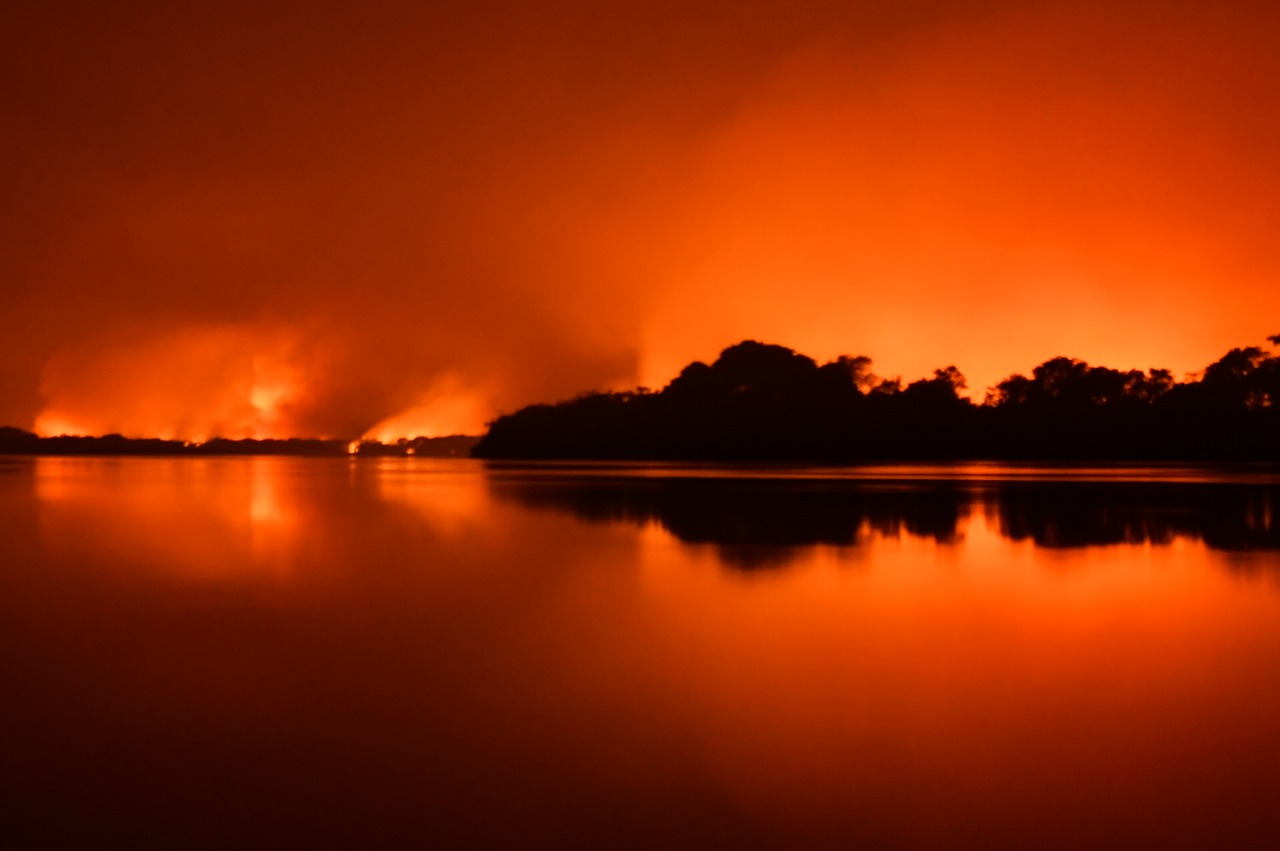 Horizonte completamente atingido por incêndios na Serra do Amolar no Pantanal, em 2020. Foto André Zumak