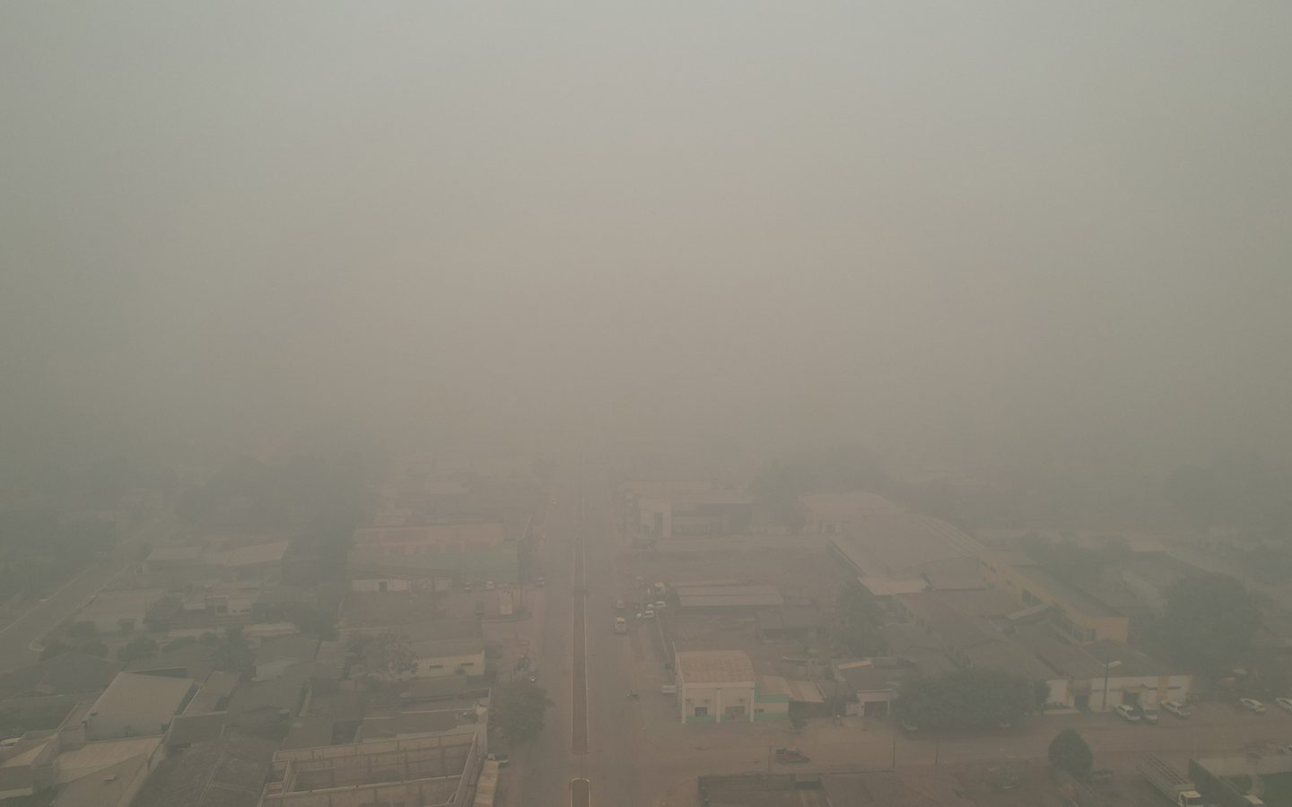 Fumaça cobre a cidade de Novo Progresso: sudoeste do Pará, reduto do agronegócio e do garimpo está tomado pelas queimadas (Foto: Alberto César Araújo / Amazônia Real - 06/09/2024)