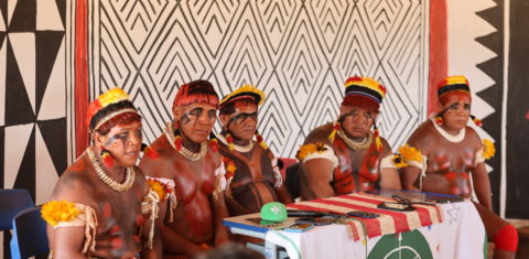 Reunião com lideranças do povo Wuaja Tukupe, Akarim Elewoká, Kuyakuyabi e Hukai (da esquerda para a direita). (Alaor Filho/ Fotos Públicas)