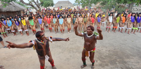 Indígenas em festa para inauguração a réplica em 3D da gruta de Kamukuwaká. (Alaor Filho/ Fotos Públicas)