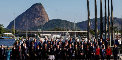 Foto oficial do lançamento da Aliança Global contra a pobreza e a fome durante a cúpula do G20: 148 membros fundadores, incluindo 82 países, a União Africana, a União Europeia, 24 organizações internacionais, nove instituições financeiras internacionais e 31 organizações filantrópicas e não governamentais (Foto: Tânia Rêgo/Agência Brasil)