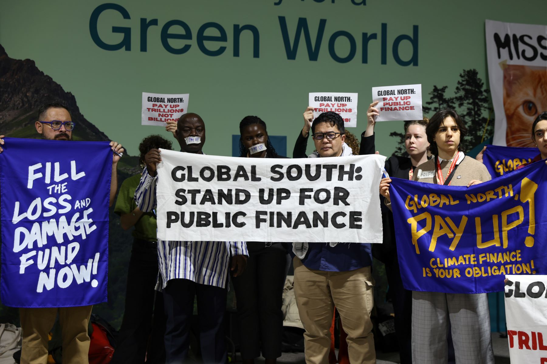 Protesto na COP29: acordo aprovado dilui responsabilidade das nações ricas e países menos desenvolvidos consideram decisão um insulto (Foto: Kiara Worth / UN Climate Change)