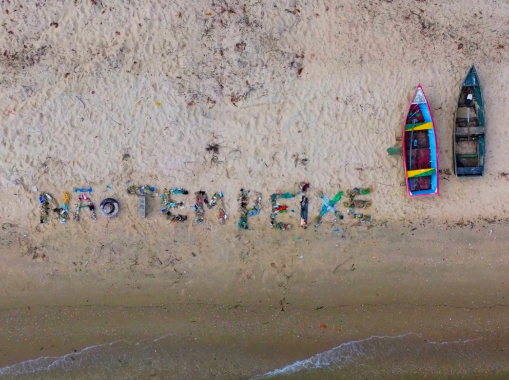 O projeto "Não tem peixe", em Santa Catarina, registra o impacto do lixo no trabalho dos pescadores artesanais da região de Itapoá. Foto projeto Não tem peixe