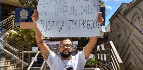 Silas Fialho e seu protesto contra a Justiça e a Vale: "É angustiante ver a impunidade persistir, com os responsáveis ainda não julgados" (Foto: Arquivo Pessoal)