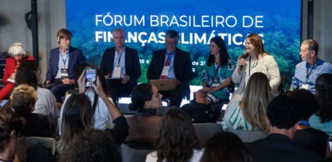 Painel sobre financiamento climático no Fórum Brasileiro de Finanças Climáticas: taxação e tributação para financiar adaptação às mudanças climáticas (Foto: Fotoka/Divulgação)