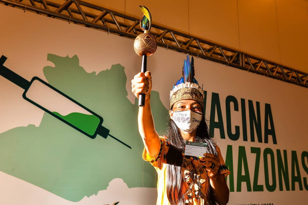 Técnica de enfermagem, Vanda Witoto foi a primeira pessoa no Amazonas a receber a vacina contra a covid-19: ataques nas redes sociais e fake news (Foto: Michell Mello / Divulgação)