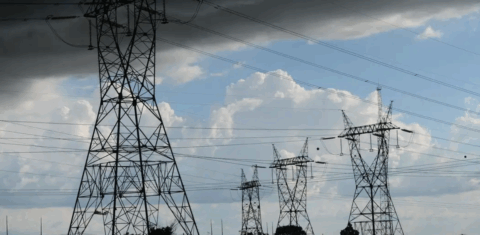 Linhas de transmissão de energia no Nordeste: falta de infraestrutura atrasa a transição energética (Foto: Agência Brasil)