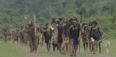 Cena de A Queda do Céu, documentário obra do xamã yanomami Davi Kopenawa, principal liderança indígena da etnia: selecionado para mostra no Festival de Cannes (Foto: Divulgação)