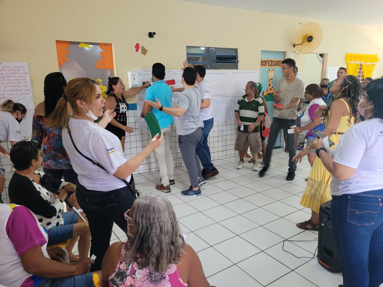 Reunião de representantes da prefeitura com moradores do bairro São Joaquim para discutir demandas da região: participação das comunidades da periferia (Foto: PMT - 04/03/2023)