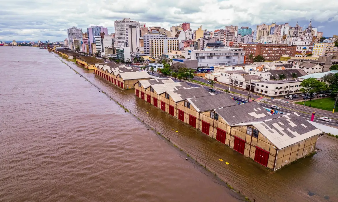 Porto Alegre invadida pelas águas do Guaíba: necessidade de mudanças na ocupação do solo (Foto: Gustavo Mansur / GovRS - 15/05/2024)