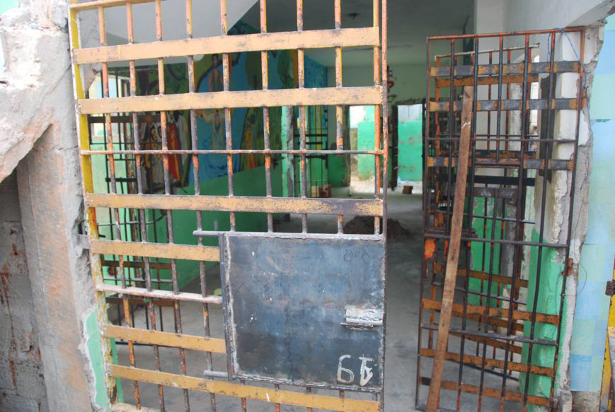 Grades destruídas no Complexo Penitenciário de Pedrinhas: separação de facções para evitar conflitos a partir de 2015 (Foto: ONG Conectas)