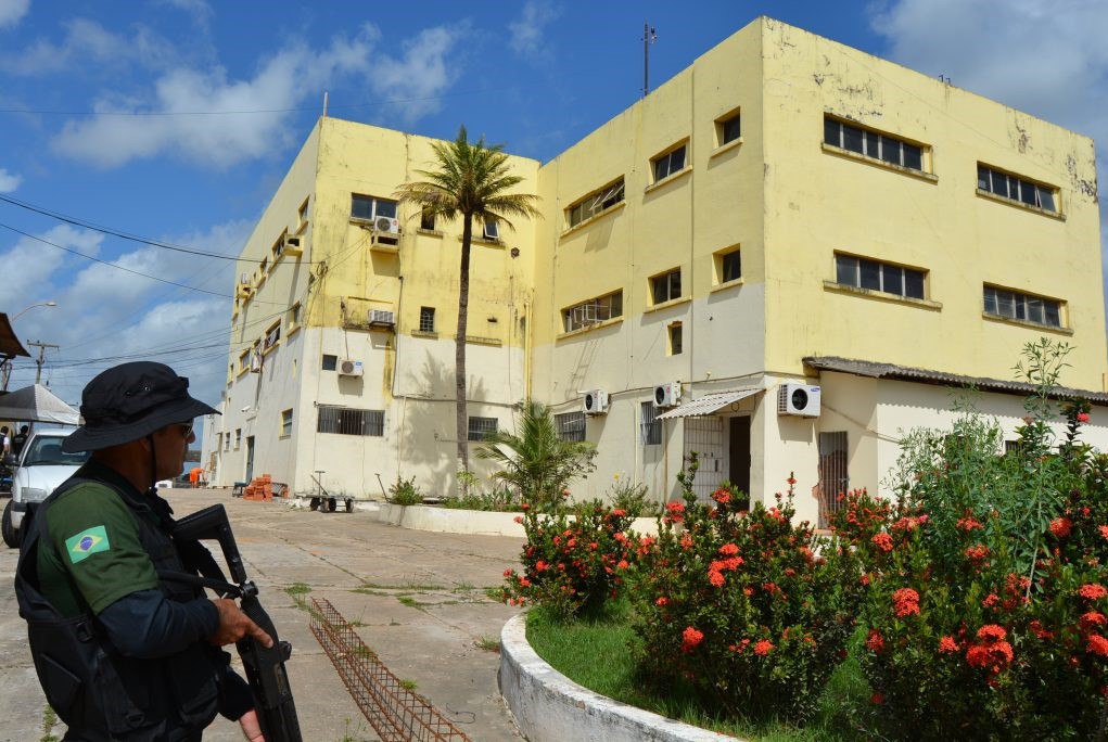 O Complexo Penitenciário de Pedrinhas antes da reforma: facções rivais na mesma unidade e facilidade de entrada de armas (Foto: Clayton Montelles / Governo do Maranhão)