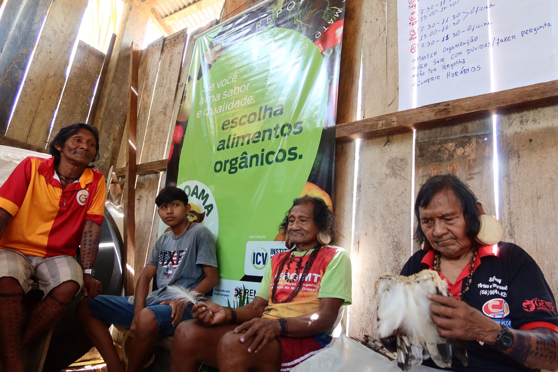 Indígenas do povo Rikbatska na Aldeia Babaçuzal: valorização de produtos da floresta com cultivo orgânico (Foto: Khayo Ribeiro)