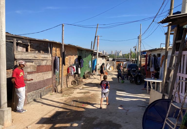 Ocupação Vila da Paz na zona leste de São Paulo: luta por moradia e melhores condições de vida (Foto; Isabela Alves)