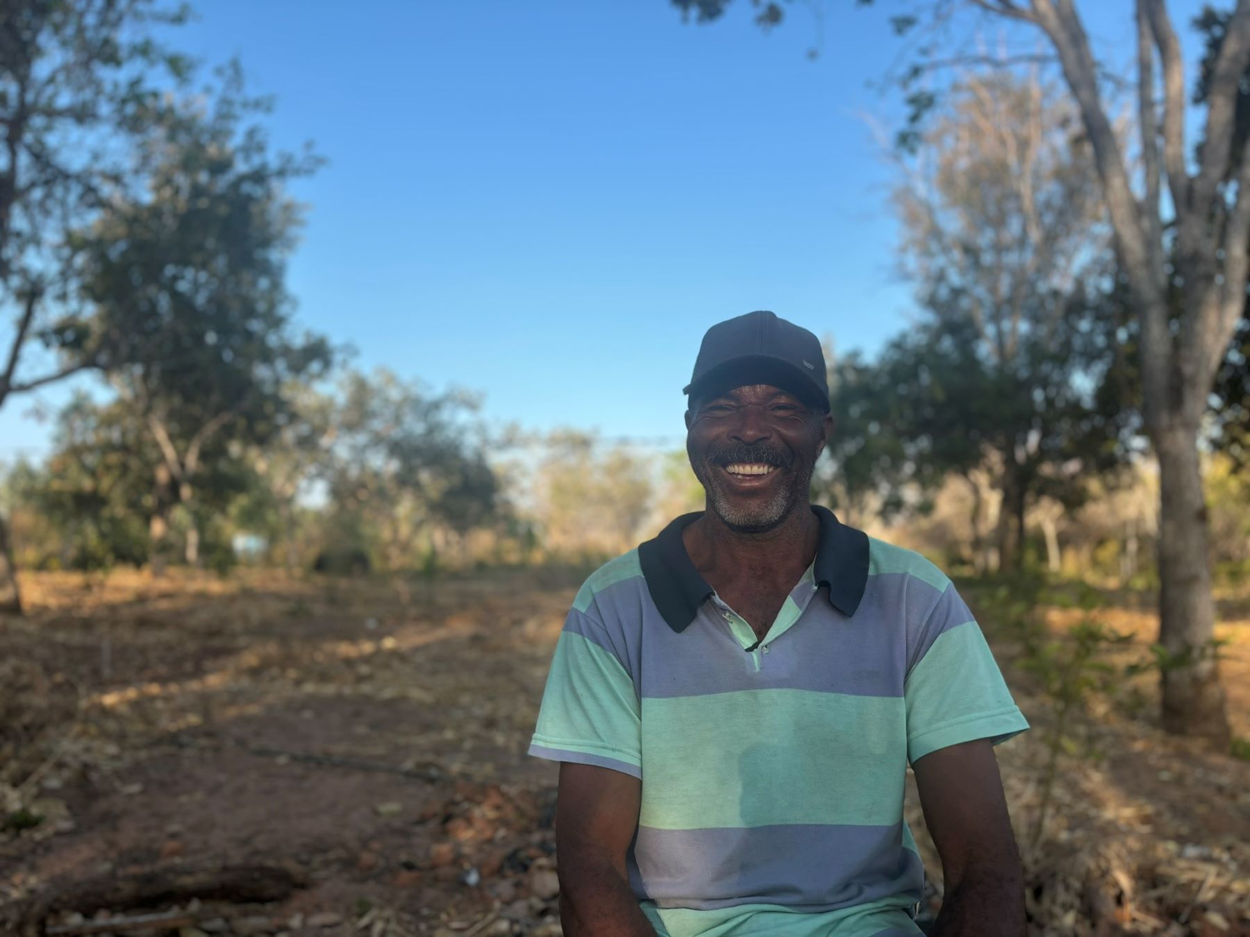 Andrelino Lopes, no assentamento onde vive em Mambaí, Goiás: preocupação com a água cada vez mais escassa (Foto: Júlia Beatriz de Freitas)