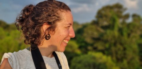 A cientista climática e bióloga Erika Berenguer na Amazônia: "Cada El Niño traz mais seca para a Amazônia e um aumento da área afetada por incêndios florestais. Isso vai continuar se acentuando por conta das mudanças climáticas" (Foto: Arquivo Pessoal)