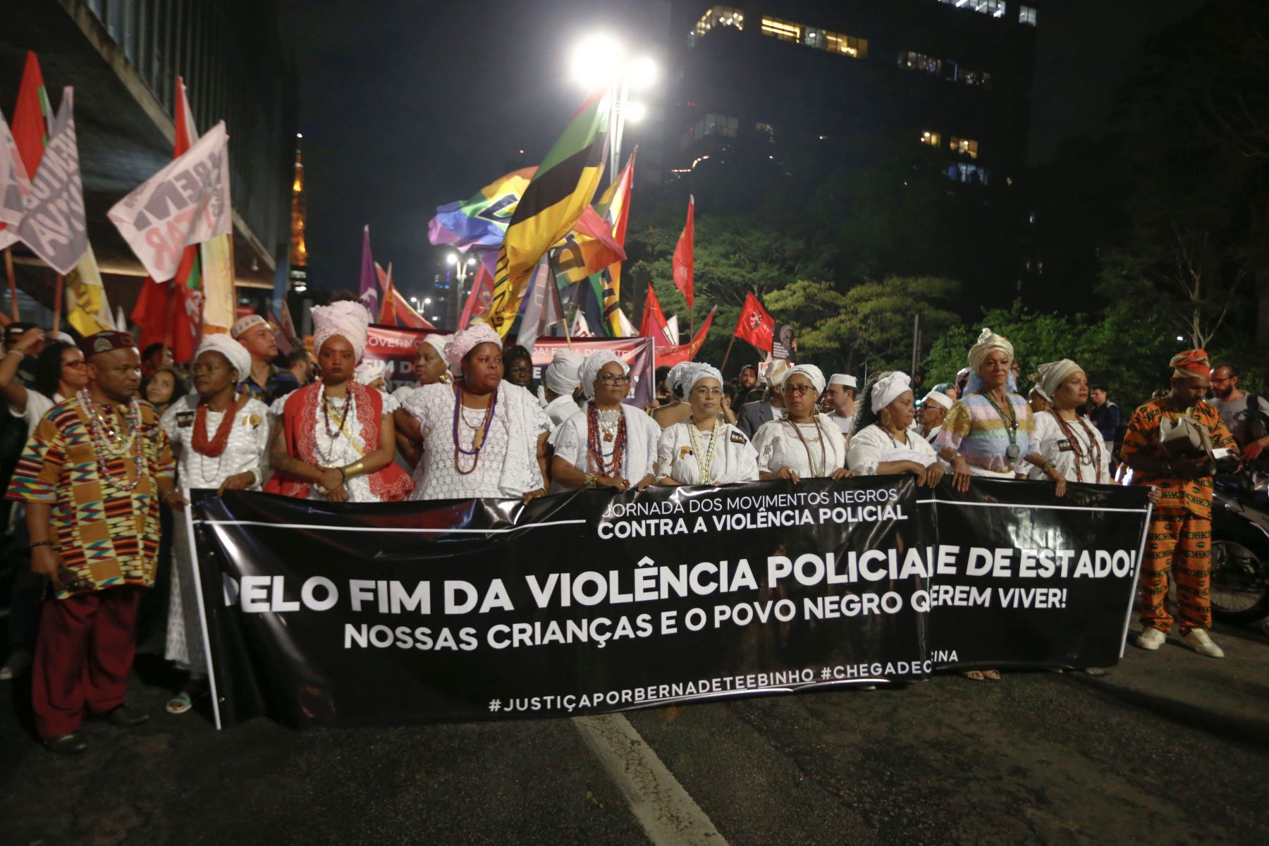 Ato do Movimento Negro contra a violência policial: bem viver segue ameaçado por racismos (Foto: Paulo Pinto / Agência Brasil - 24/08/2023)