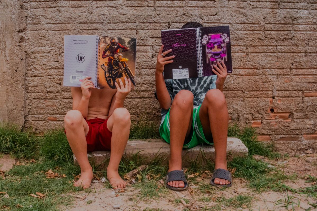 Estudantes transferidos de escolas e de cidade após as enchentes no Rio Grande do Sul: levantamento mostra que pelo menos 50 mil alunos de escolas gaúchas pediram transferência após desastre ambiental (Foto: Auryn Souza)
