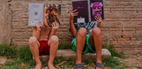Estudantes transferidos de escolas e de cidade após as enchentes no Rio Grande do Sul: levantamento mostra que pelo menos 50 mil alunos de escolas gaúchas pediram transferência após desastre ambiental (Foto: Auryn Souza)