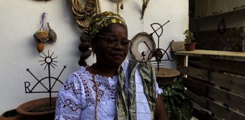 Fátima Oliveira, a Mãe de Santo Nengua Dandalumuenu, líder do terreiro de Candomblé Nzo Nguku Kukia, próximo ao Rio Paraopeba: "A Vale vem sendo omissa" (Foto: Arquivo Pessoal)