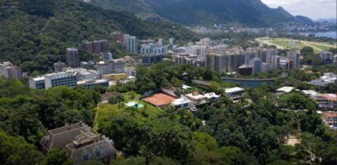 Jardim Pernambuco, no Leblon, no Rio: casas de milionários em meio à vegetação de um recanto que a maioria dos cariocas sequer sabe que existe. Foto divulgação