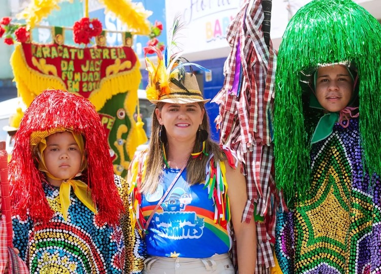 A mestra Cristiane Silveira criou o Maracatu Estrela da Jacy formado por crianças para não deixar a tradição morrer. Foto: Arquivo Pessoal