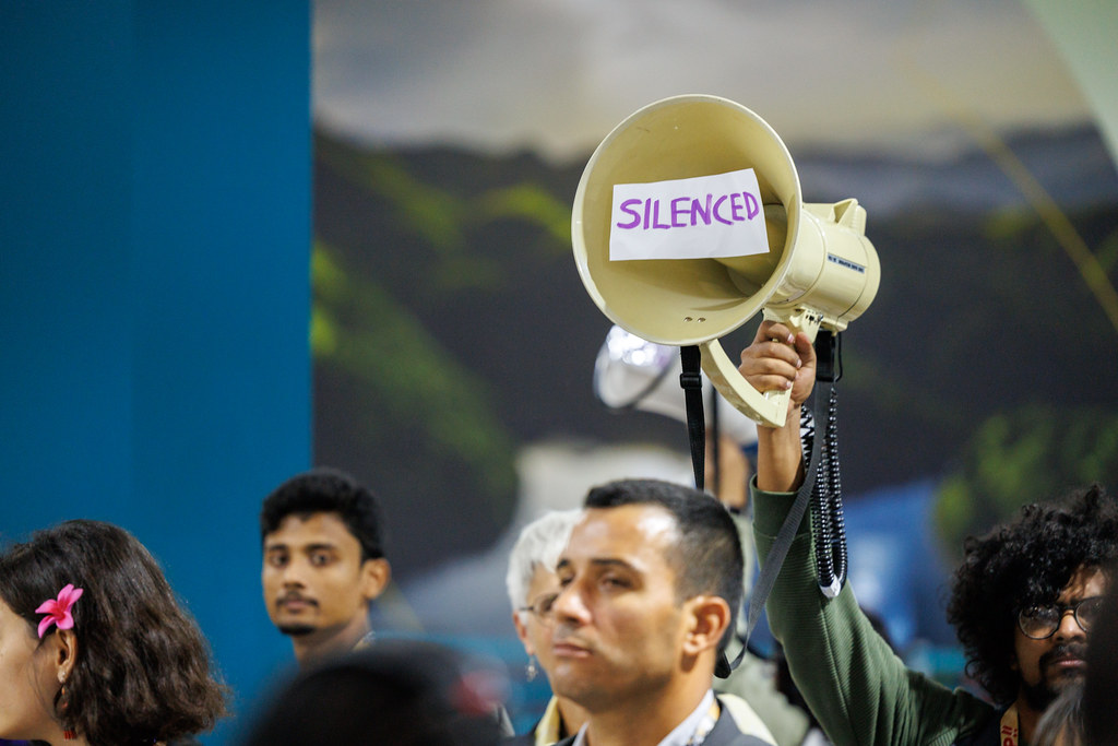 Ativistas silenciados na COP29, em Baku. (Foto: UFNCC/ Flickr)