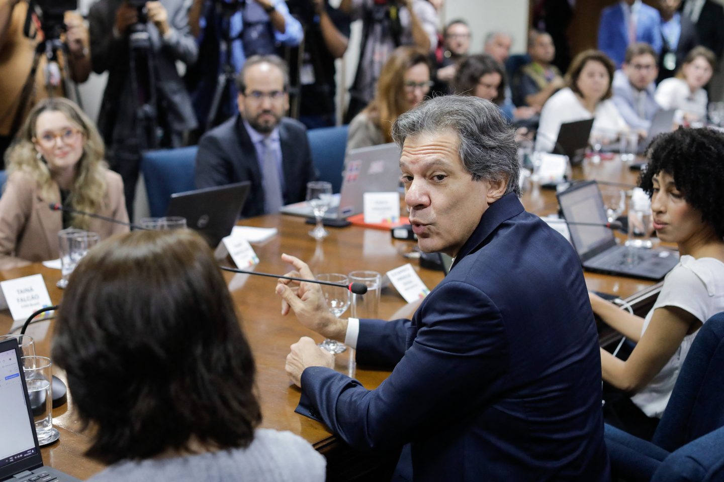 Fernando Haddad, ministro da Fazenda, em entrevista coletiva, faz um balanço da economia brasileira em 2024. País deve crescer acima do esperado. Foto Sérgio Lima/AFP