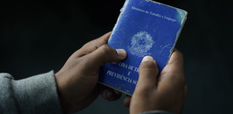 Número de pessoas desocupadas no Brasil estava em torno de 7 milhões entre 2012 e 2014, chegou ao máximo de 14,6 milhões, em 2021, e caiu para 7,35 milhões em 2024. Foto Mauro Pimentel/AFP