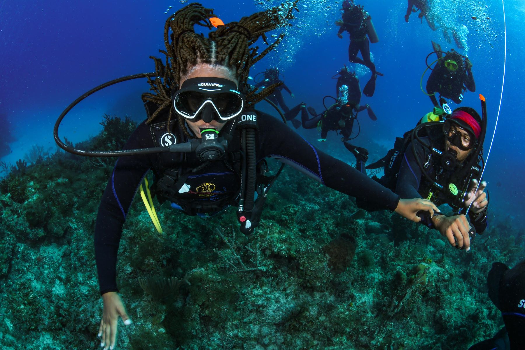 Mergulho no mar do Caribe: talvez a gente só precise descansar sem culpa (Foto: Arquivo Pessoal)