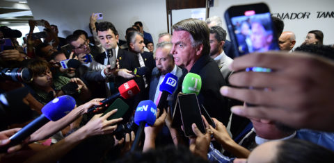 O ex-presidente Jair Bolsonaro em visita ao Senado pouco antes da denúncia da PGR: acusação de golpe de estado, abolição violenta do Estado de Direito e organização criminosa armada (Foto: Saulo Cruz / Agência Senado)
