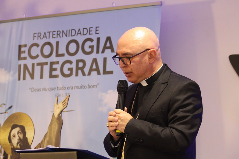 Dom Ricardo Hoepers, secretário-geral da CNBB, no lançamento da Campanha da Fraternidade: “se não cuidarmos da vida com justiça, solidariedade e fraternidade, se não cuidarmos do planeta, nossa casa comum, não teremos nem almas que possam buscar salvação” (Foto: Luiz Lopes Jr / CNBB)