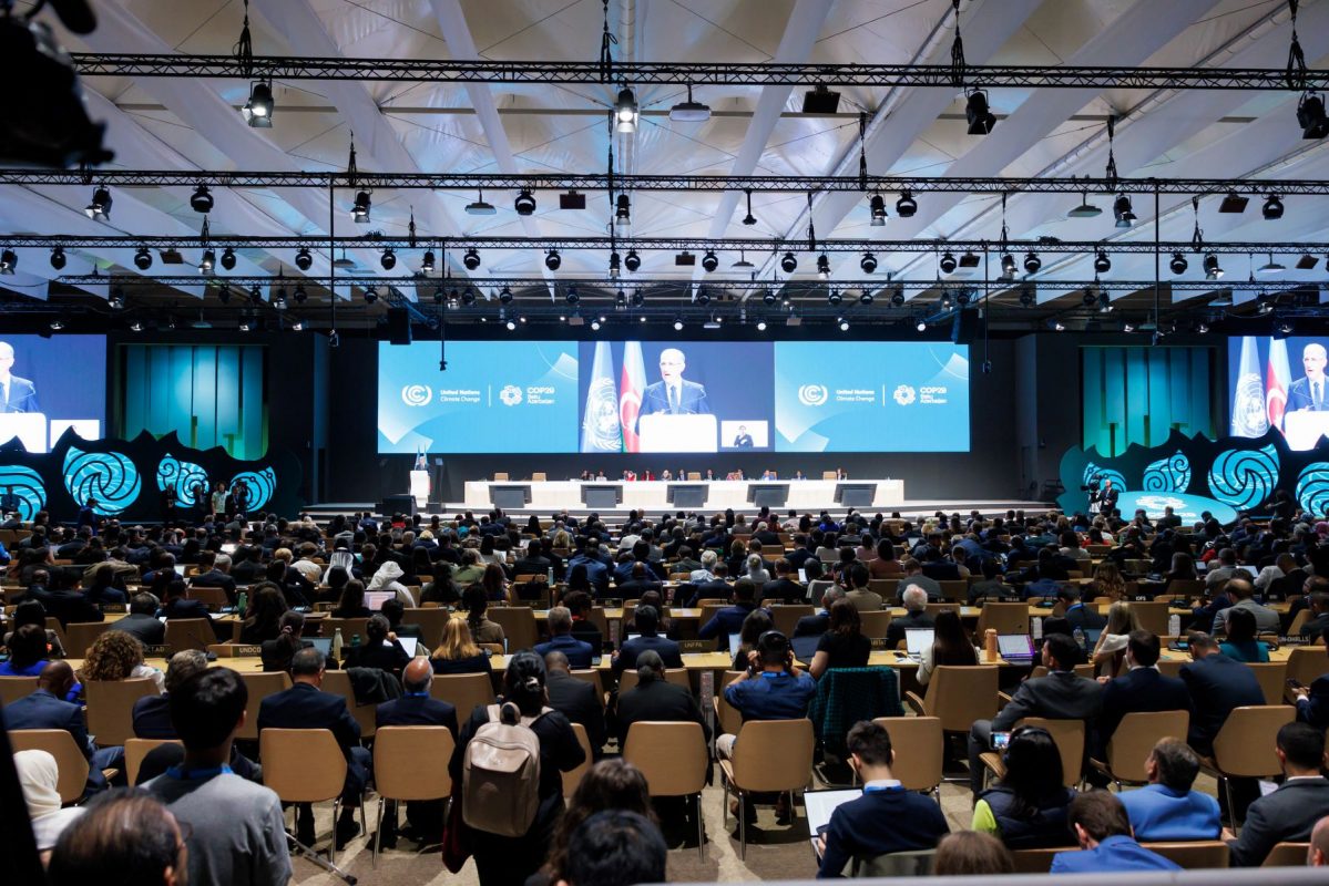Plenária de abertura da COP29 em Baku: organizações, ambientalistas e cientistas cobram medidas para contar lobistas que agem contra políticas climáticas na COP30 (Foto: Kamran Guliyev / COP29 - 11/11/2024)