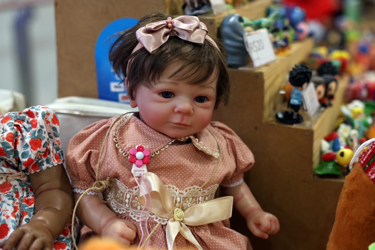 Bebês reborns são bonecos hiper-realistas: febre entre crianças e adultos