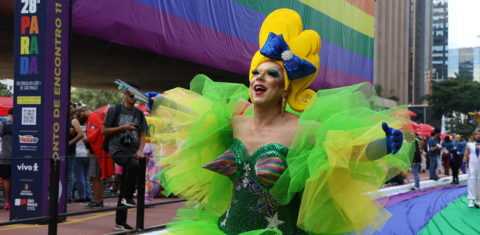 Rainha das festas e das paradas, Tchaka Drag Queen já acumula 25 anos de carreira e mais de 5 mil eventos e apresentações (Foto: Rovena Rosa/ Agência Brasil)