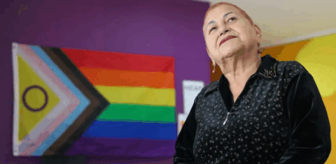 Dora Cudignola na sede da Eternamente Sou, associação que é referência na defesa dos direitos dos LGBT50+ no Brasil (Foto: Cadu Pinotti/Agência Brasil)