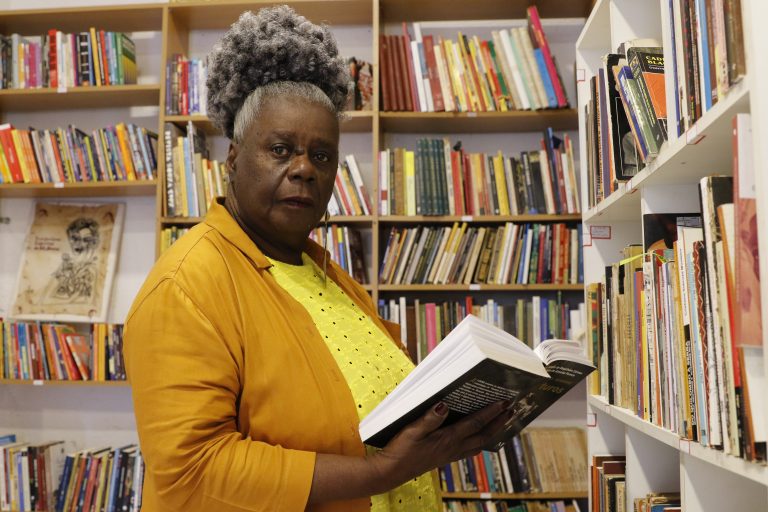Escritora de "Olhos D'agua" e "Canção para Ninar Menino Grande", Conceição Evaristo é uma das autoras que fazem parte da programação da Bienal do Livro RJ (Foto: Fernando Frazão/Agência Brasil)