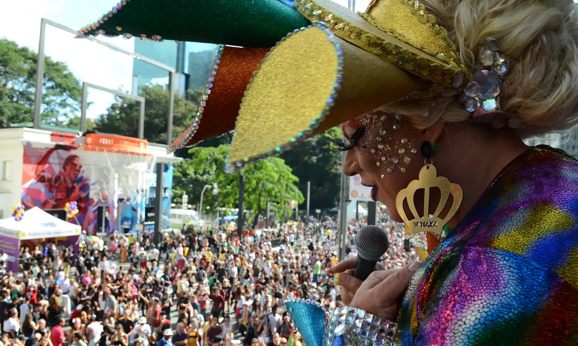 Tchaka Drag Queen durante apresentação na 21° Parada do Orgulho LGBT+ de São Paulo (Foto: Rovena Rosa/ Agência Brasil)