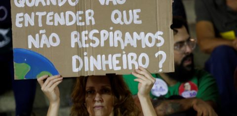 Protesto de ambientalista no Rio de Janeiro: Câmara aprovou PL da Devastação e concluiu implosão do licenciamento ambiental (Foto: Fernando Frazão / Agência Brasil - 20/09/2024)
