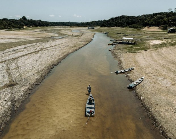 World Press Photo 2025: 9 retratos da crise climática e ambiental