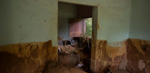 Casa destruída pela lama da barragem rompida em Brumadinho: documentário mostra as vítimas vivas das barragens de Minas (Foto: Divulgação)