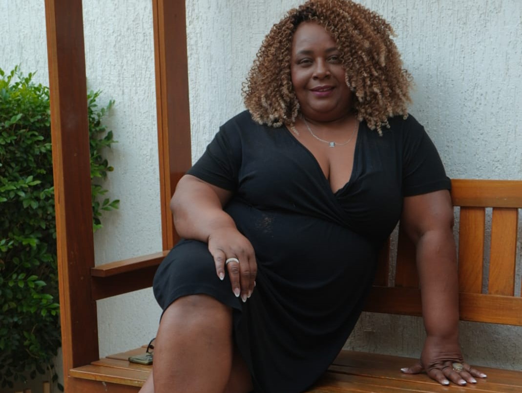 Marijane, sobrevivente da violência doméstica e hoje instrutora de autodefesa: transformação após curso com ajuda de psicóloga e assistente social (Foto; Arquivo Pessoal)