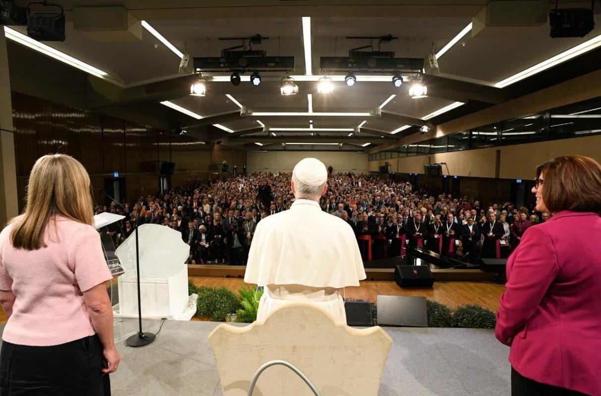 O Papa Leão XIV na abertura da Conferência Espalhando Esperança: “Somos uma única família, com um Pai comum; habitamos um mesmo planeta, do qual devemos cuidar juntos” (Foto: Vatican Media)