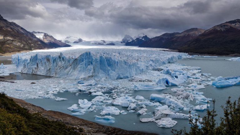 Geleiras derretendo em parque no sul da Argentina: relatório de agência da ONU para COP30 aponta que concentrações de gases de efeito estufa e calor nos oceanos estão a caminho de novos recordes (Foto: Ignacio Bruno / WMO 2026 Calendar Competition)