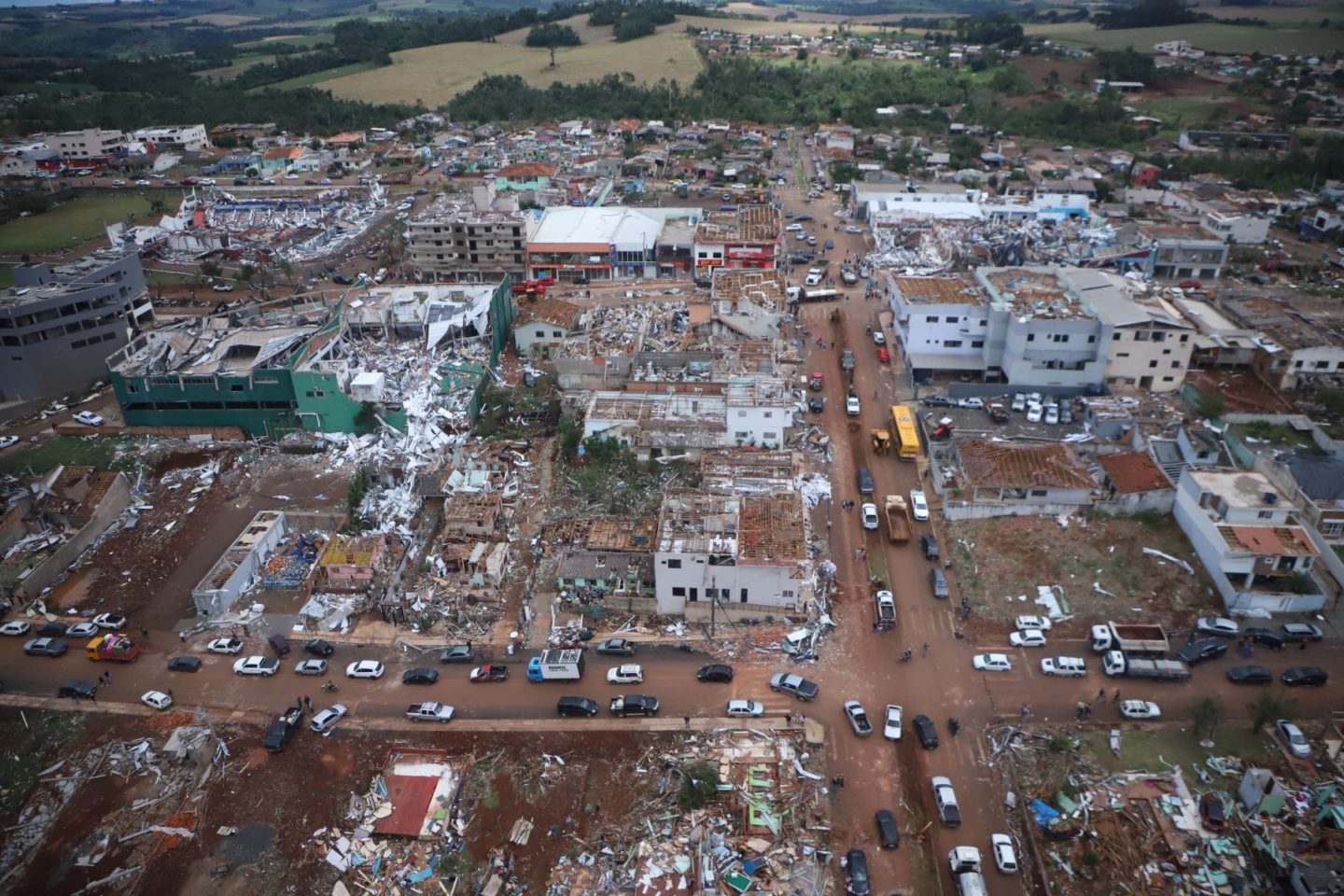 Rio Bonito do Iguaçu destruída após passagem do tornado: especialistas alertam que mudança climática está aumentando intensidade e frequência dos tornados (Foto: Ari Dias / AEN Paraná)