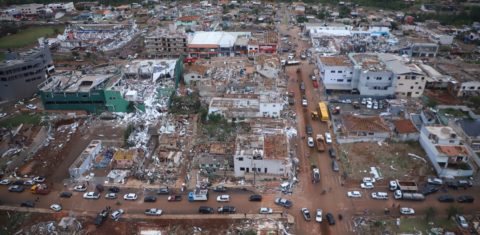 Rio Bonito do Iguaçu destruída após passagem do tornado: especialistas alertam que mudança climática está aumentando intensidade e frequência dos tornados (Foto: Ari Dias / AEN Paraná)