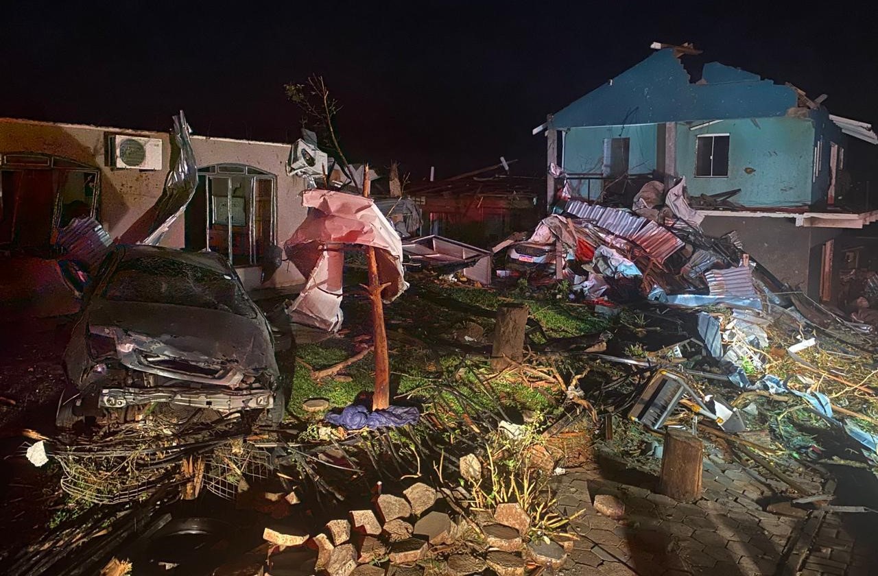 Rastro de destruição no Paraná após tornado: evento extremo alimenta discussão sobre adaptação e mitigação climáticas na COP30, em Belém (Foto: Corpo de Bombeiros do Paraná)