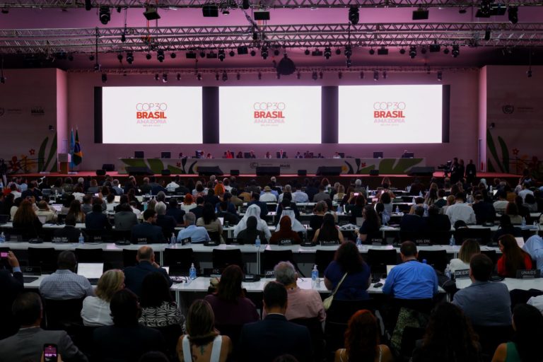 Sessão de abertura da COP30 em Belém: conferência deve buscar um novo modelo de civilização (Foto de Ueslei Marcelino / COP30)